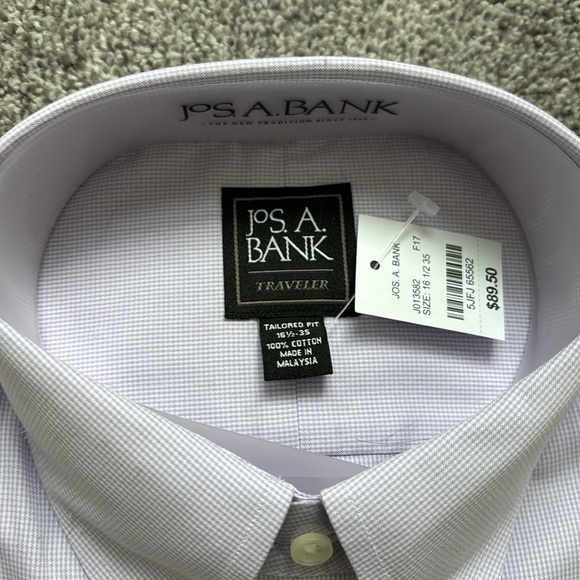 Traveler Shirt Tailored Fit. - Picture 2 of 3